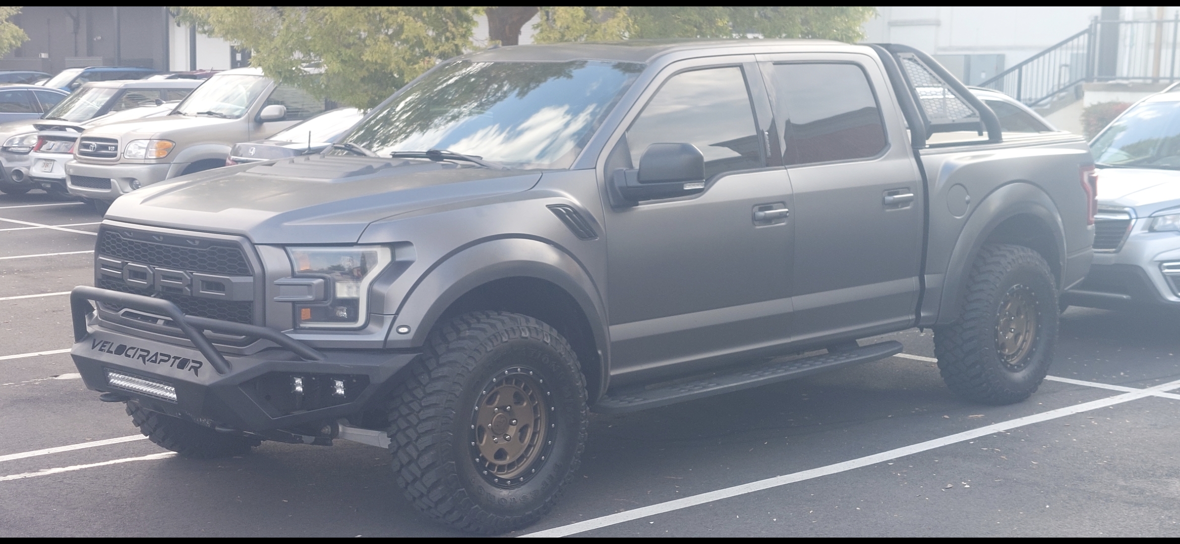 Used 2017 Ford F150 Raptor w/ Equipment Group 802A Luxury AWD/4WD image 4