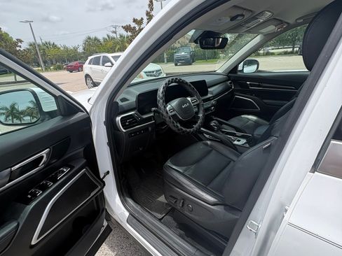 Used 2023 Kia Telluride S FWD image 12