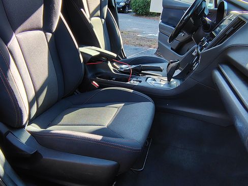 Used 2019 Subaru Crosstrek 2.0i Premium w/ Moonroof Package image 16