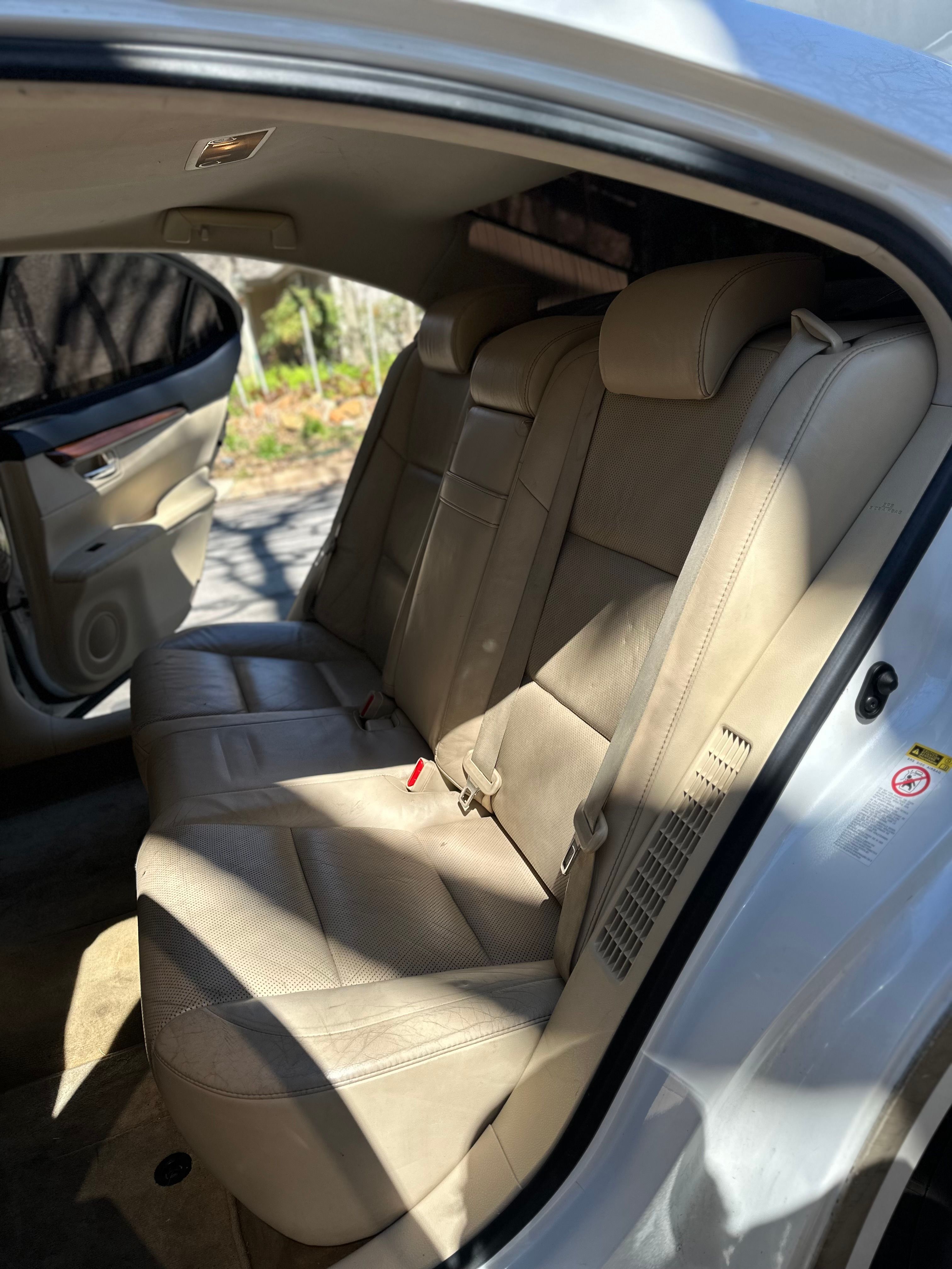 Used 2013 Lexus ES 300h w/ Luxury Pkg FWD image 8