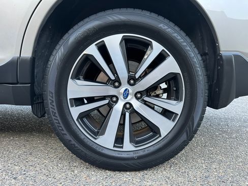 Used 2018 Subaru Outback 2.5i Limited w/ Popular Package #2 image 22