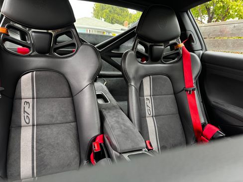 Used 2018 Porsche 911 GT3 RWD image 22