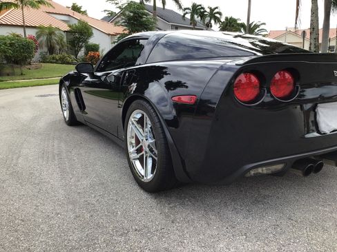 Used 2008 Chevrolet Corvette Z06 w/ Preferred Equipment Group image 2