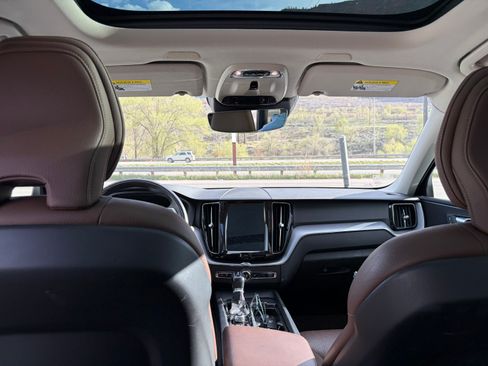 Used 2020 Volvo XC60 T5 Momentum image 15