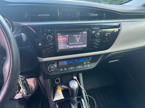 Used 2016 Toyota Corolla LE FWD image 8