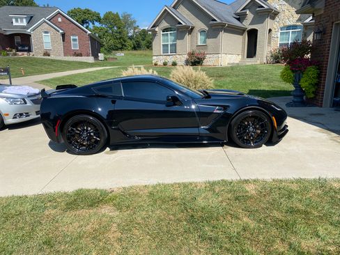Used 2016 Chevrolet Corvette Z06 w/ 3LZ Preferred Equipment Group RWD image 5