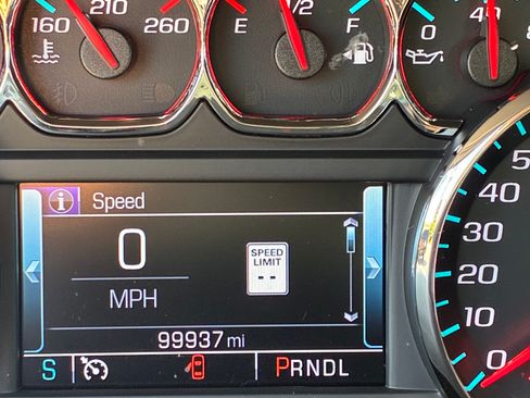 Used 2018 Chevrolet Tahoe Premier RWD image 13