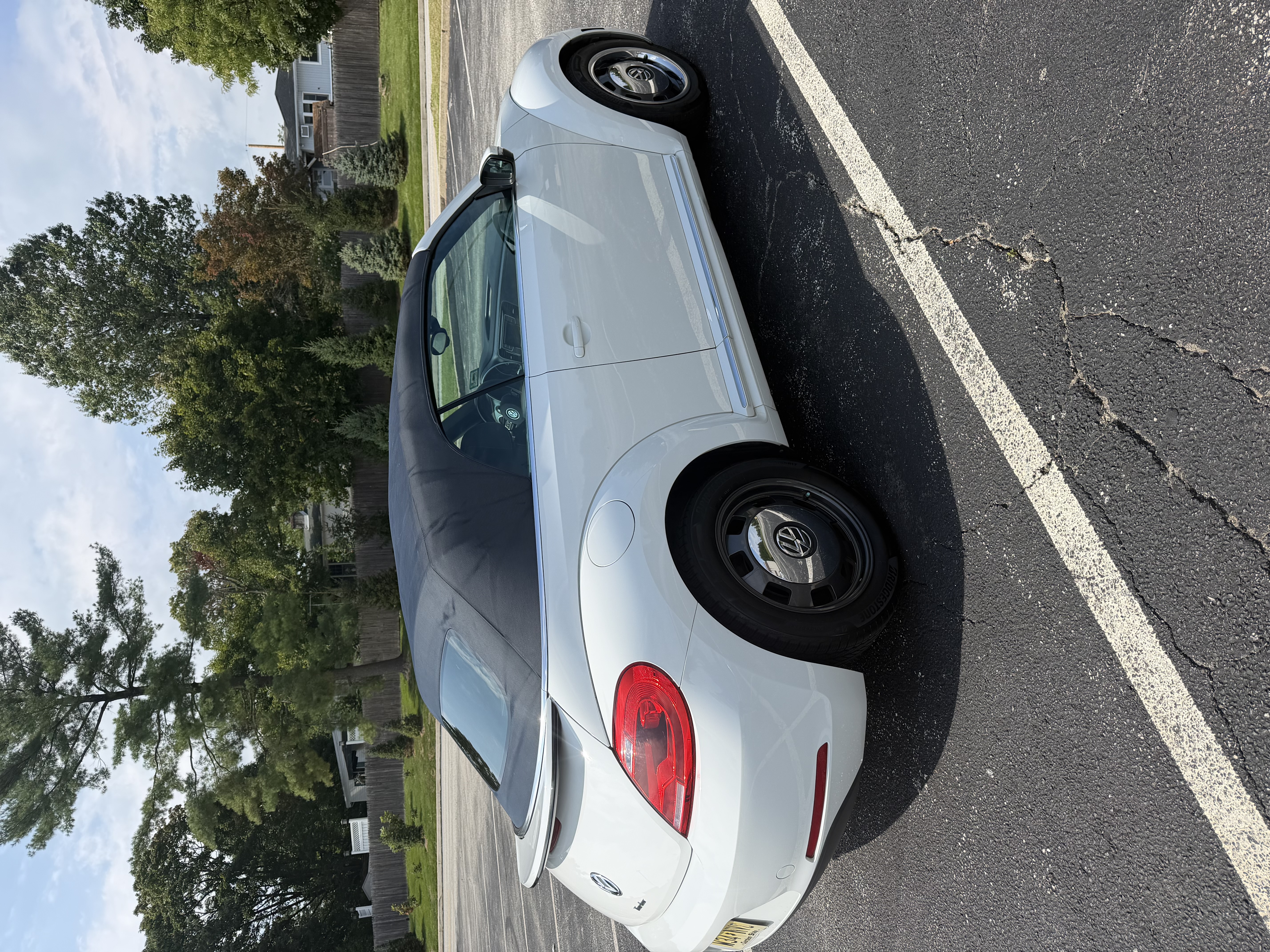 Used 2016 Volkswagen Beetle 1.8T Denim FWD image 1
