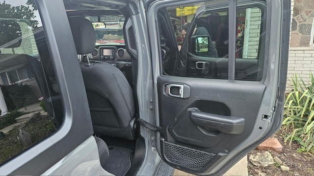 Used 2018 Jeep Wrangler Unlimited Sport S AWD/4WD image 12