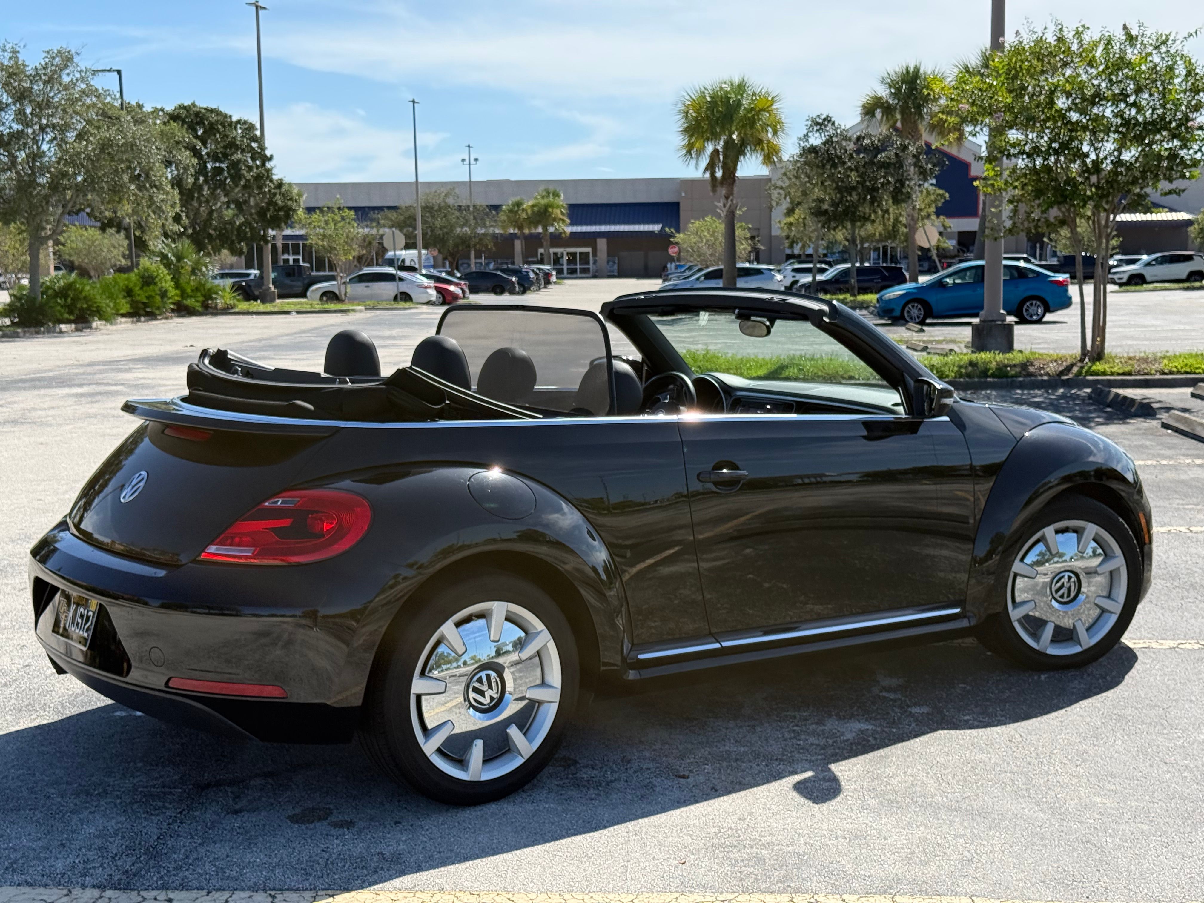 Used 2014 Volkswagen Beetle 2.5 FWD image 6