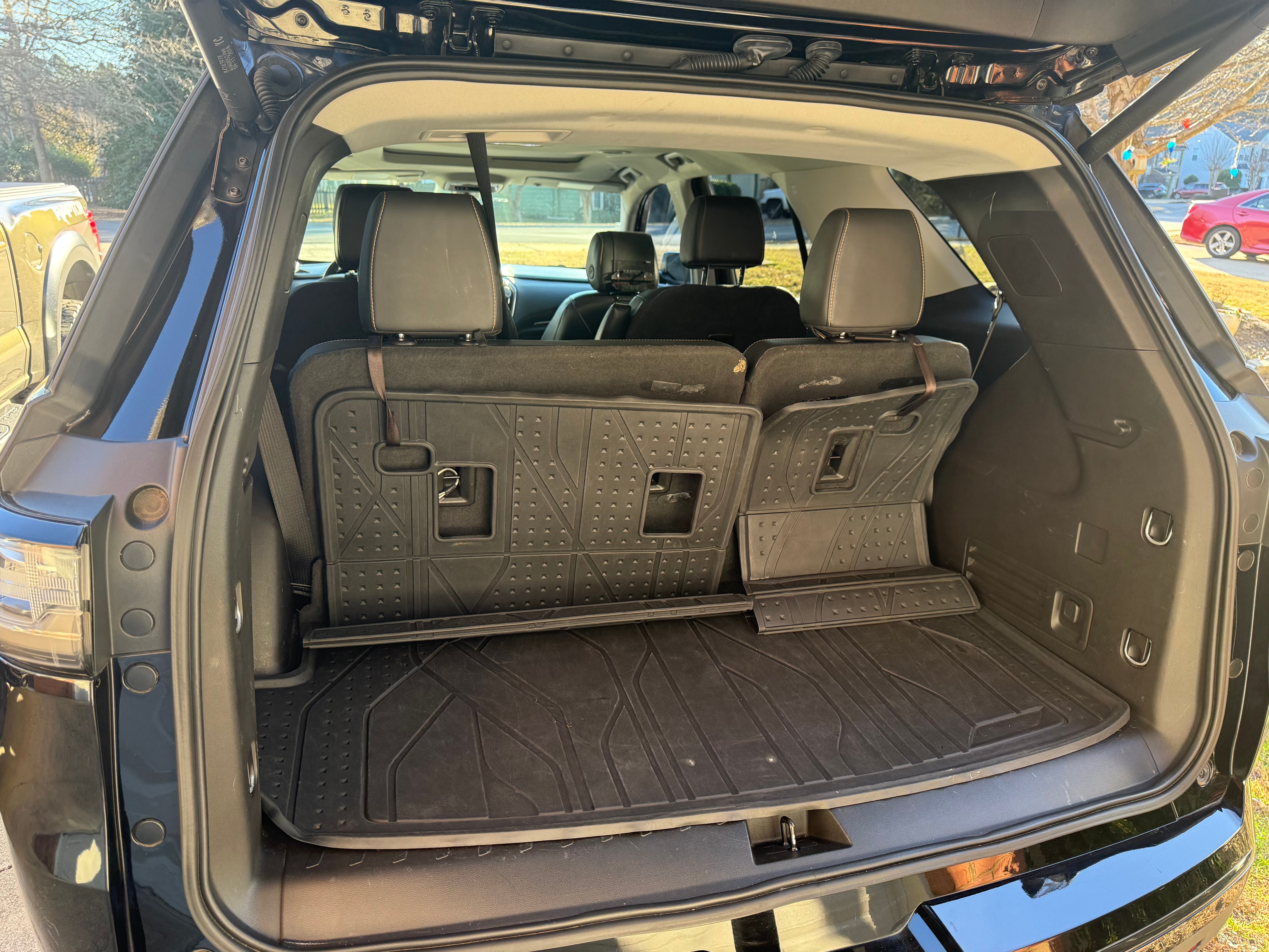 Used 2019 Chevrolet Traverse Premier w/ Redline Edition FWD image 8