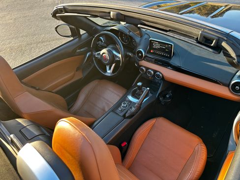 Used 2018 FIAT 124 Spider Lusso image 13