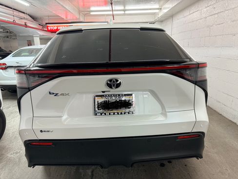 Used 2025 Toyota bZ4X FWD image 12