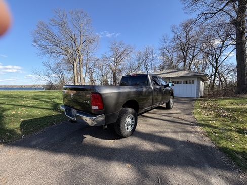 Used 2017 RAM 2500 Tradesman w/ Chrome Appearance Group AWD/4WD image 4