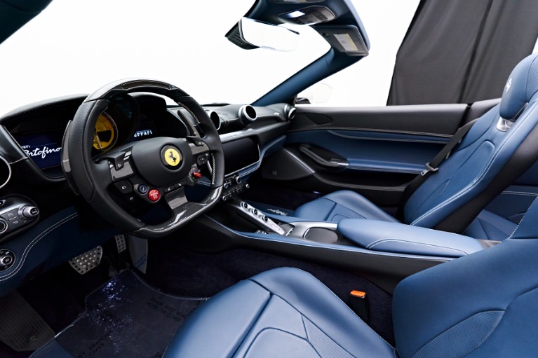 Used 2019 Ferrari Portofino RWD image 9