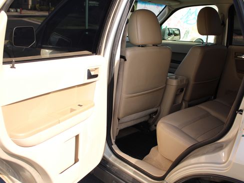Used 2010 Ford Escape Limited AWD/4WD image 14