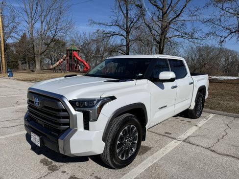 Used 2023 Toyota Tundra Limited image 4