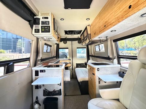 Used 2021 Mercedes-Benz Sprinter 2500 image 6