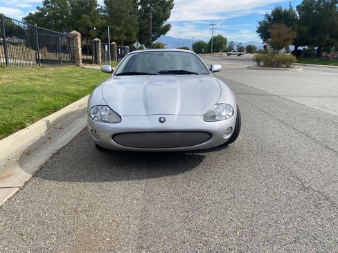 Used 2003 Jaguar XK8 Coupe image 2