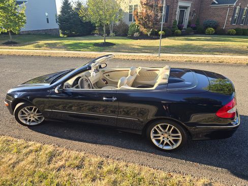 Used 2009 Mercedes-Benz CLK 350 Cabriolet image 4