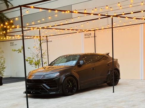 Used 2021 Lamborghini Urus image 9