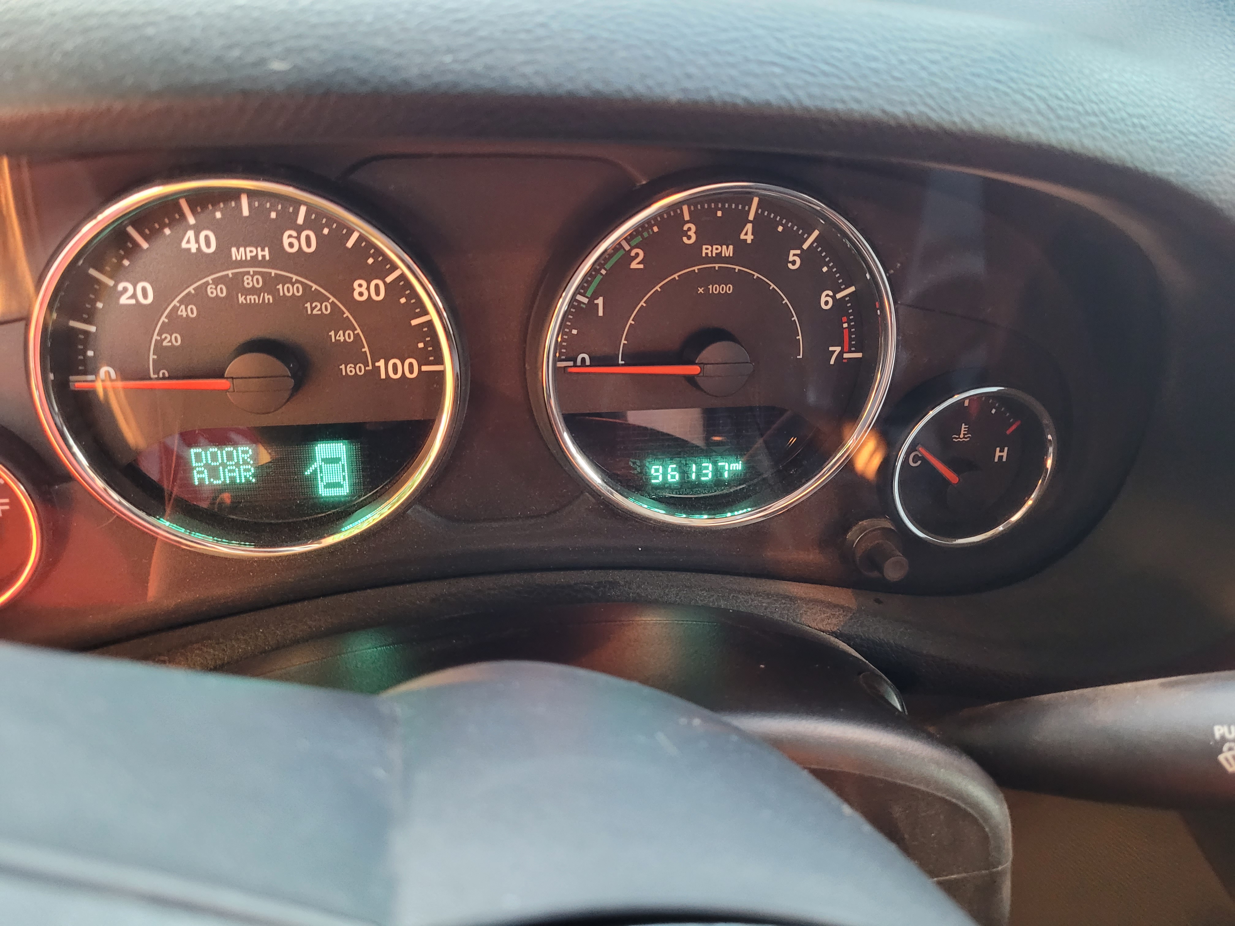 Used 2016 Jeep Wrangler Unlimited Rubicon w/ Connectivity Group AWD/4WD image 12