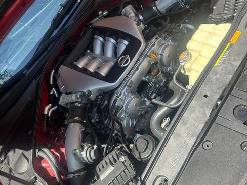Used 2010 Nissan GT-R Premium AWD/4WD image 2
