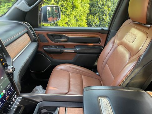 Used 2022 RAM 1500 Limited image 9