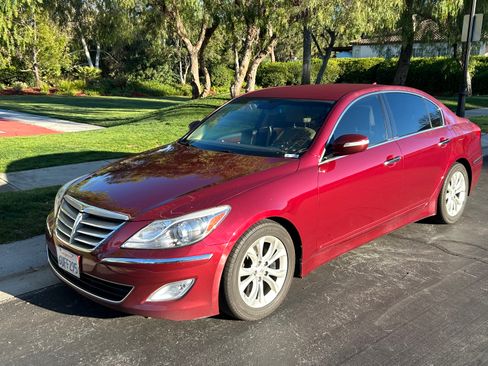 Used 2012 Hyundai Genesis 3.8 image 1