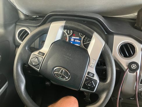 Used 2014 Toyota Tundra SR5 w/ SR5 Upgrade Package RWD image 2