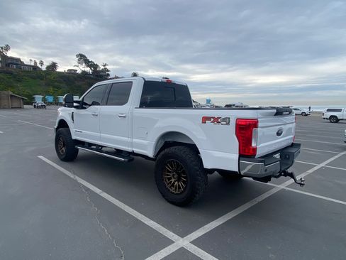 Used 2017 Ford F250 XLT w/ XLT Premium Package image 6