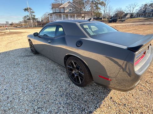 Used 2017 Dodge Challenger R/T w/ Quick Order Package 28P T/A image 2