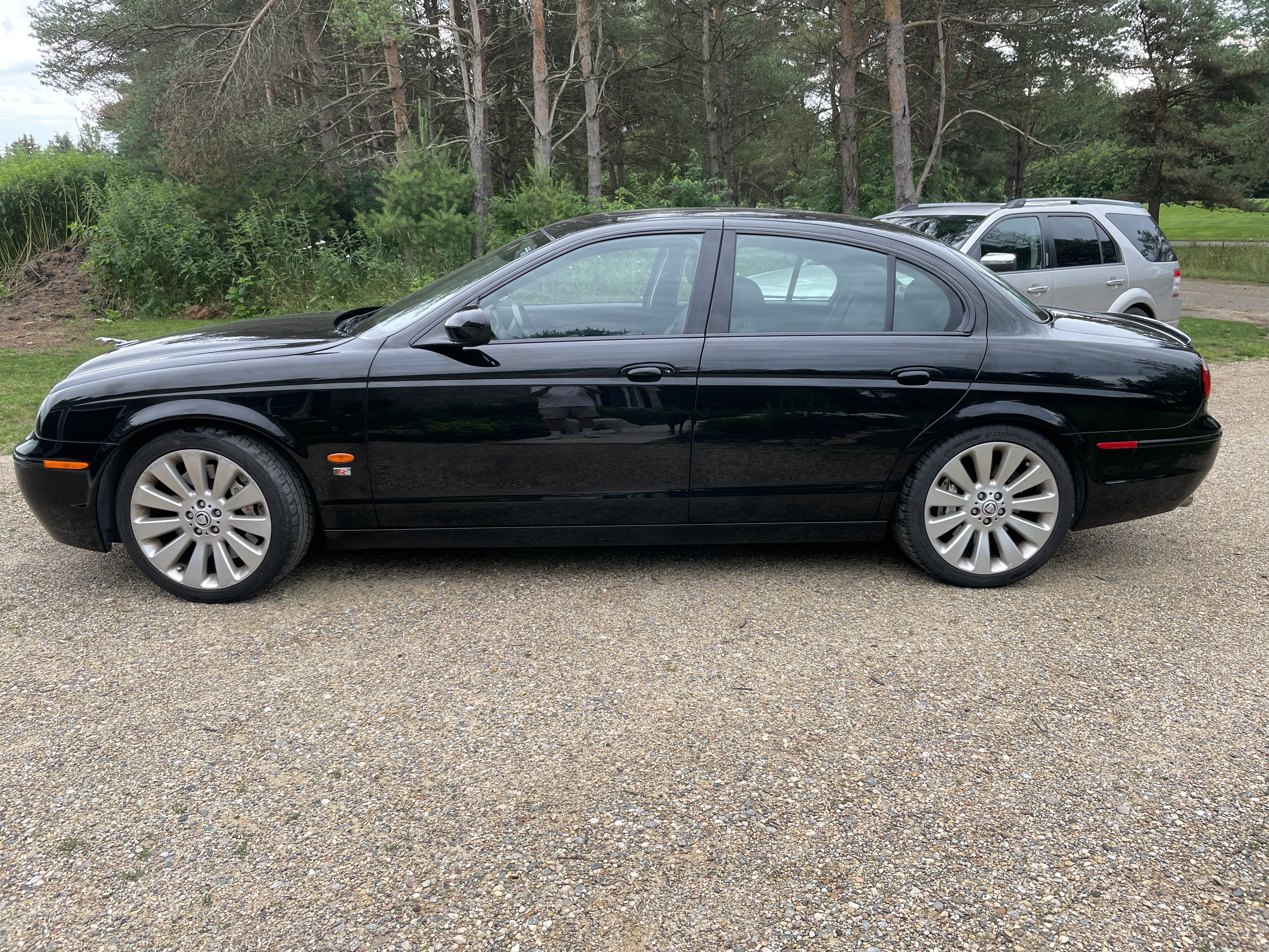 Used 2005 Jaguar S-TYPE R RWD image 4