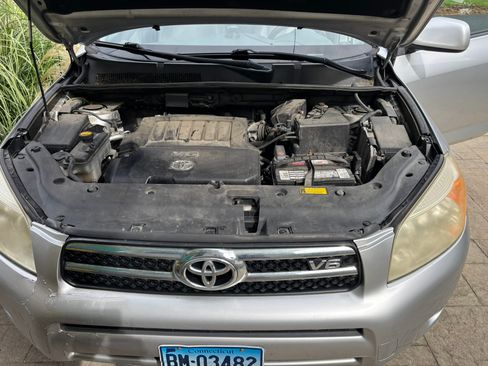 Used 2008 Toyota RAV4 Limited AWD/4WD image 18