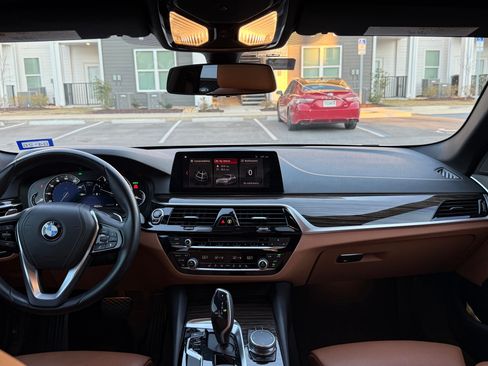 Used 2019 BMW 530i w/ Convenience Package image 12