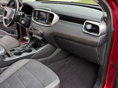 Used 2020 Kia Sorento LX w/ LX I4 Convenience Package image 27