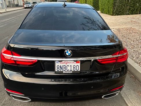 Used 2016 BMW 740i image 5