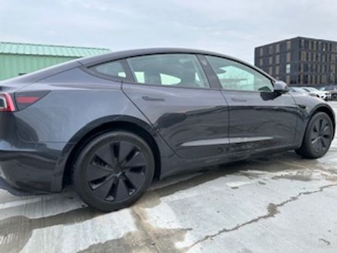 Used 2025 Tesla Model 3 Long Range image 17