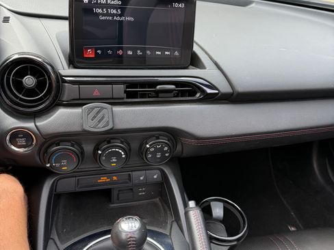 Used 2019 MAZDA MX-5 Miata Club w/ I-ACTIVSENSE Club Package image 14