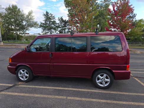 Used 2003 Volkswagen Eurovan MV image 2