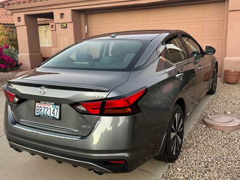 Used 2019 Nissan Altima 2.5 SV image 12