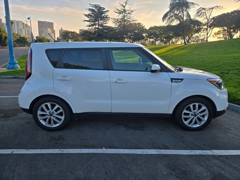 Used 2019 Kia Soul + w/ Audio Package image 2