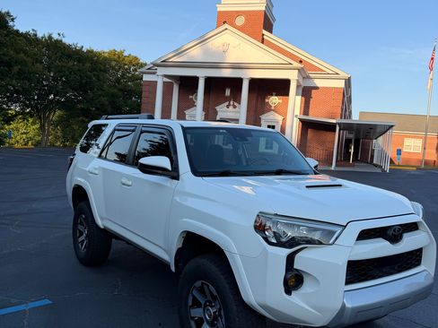 Used 2020 Toyota 4Runner TRD Off-Road AWD/4WD image 1