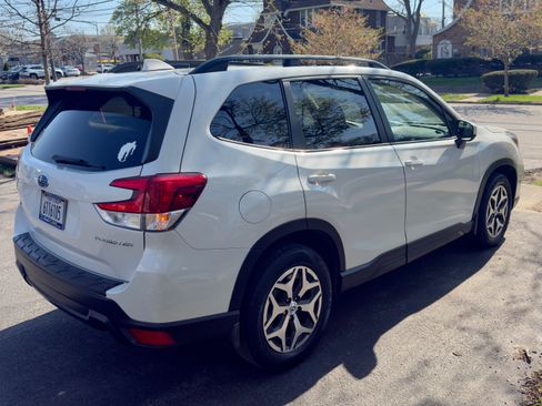 Used 2019 Subaru Forester Premium w/ All-Weather Package AWD/4WD image 15