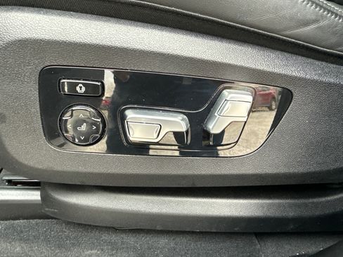 Used 2022 BMW X7 xDrive40i w/ M Sport Package AWD/4WD image 15