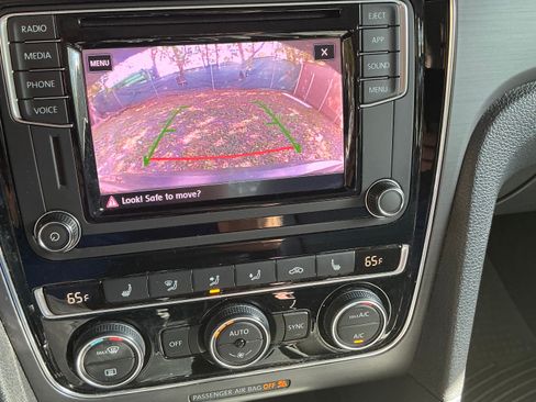 Used 2018 Volkswagen Passat 2.0T R-Line image 13