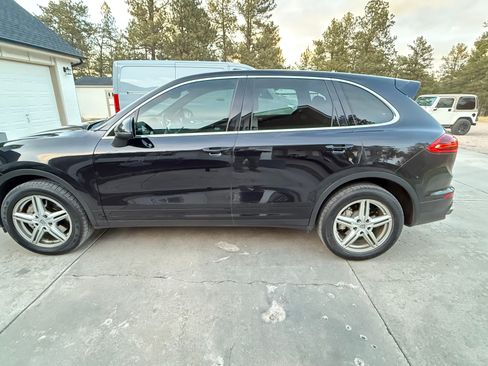 Used 2015 Porsche Cayenne S image 1