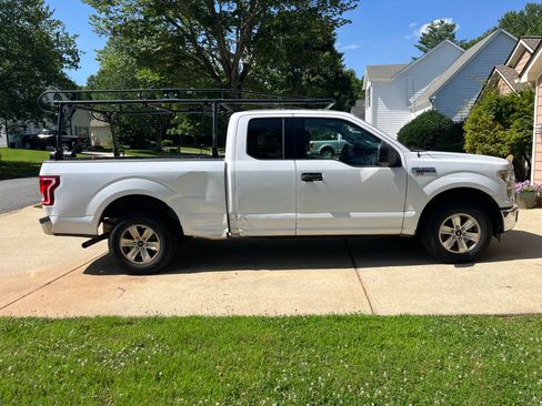 Used 2016 Ford F150 XLT RWD image 2