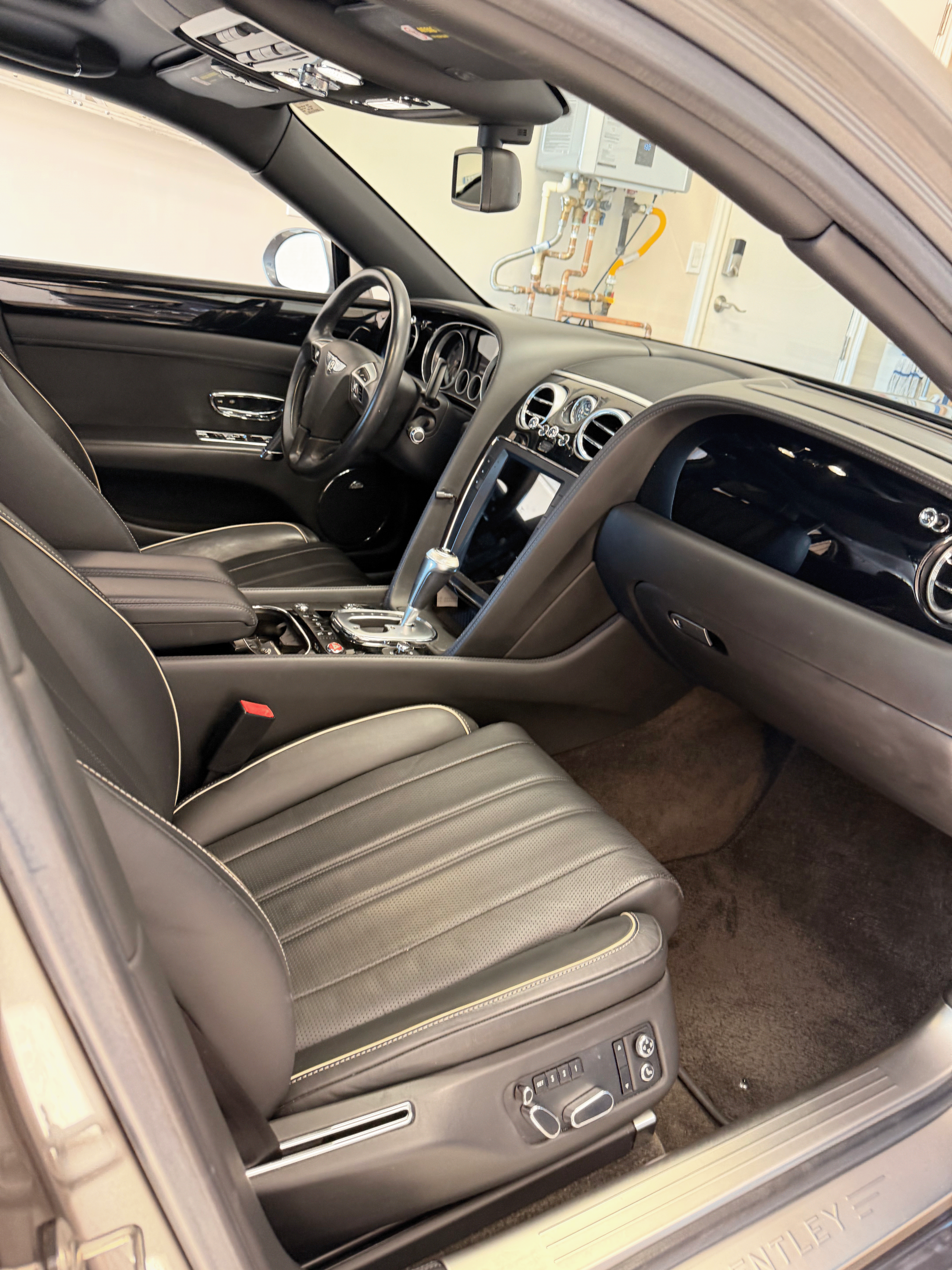 Used 2015 Bentley Flying Spur V8 AWD/4WD image 11