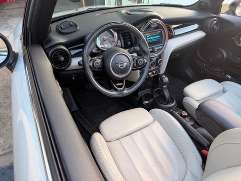 Used 2019 MINI Cooper Convertible w/ Premium Package image 12